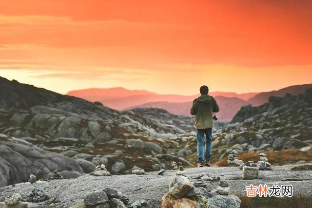 爱情一开始是纯粹的 一段婚姻的走向和坚持，都要经历三次放弃，才会最终走向幸福