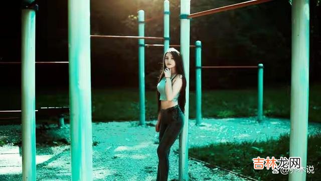 1.每一个人对爱情的期待 一个男人对你最好的爱,就是偷偷思念着你,而不敢打扰你