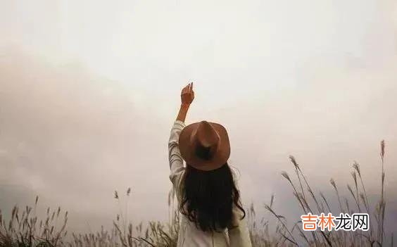 男人放不下一个女人，只有一个特征：能否忍住不联系你