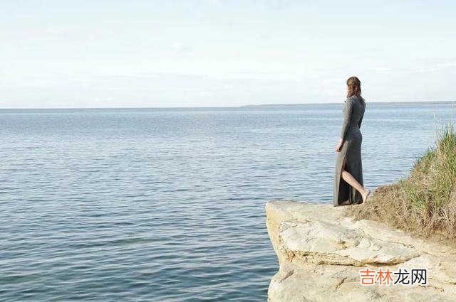 1.人和人之间的遇见 真正深爱的人，真的只适合放在心底，把爱放在心底，想念一辈子