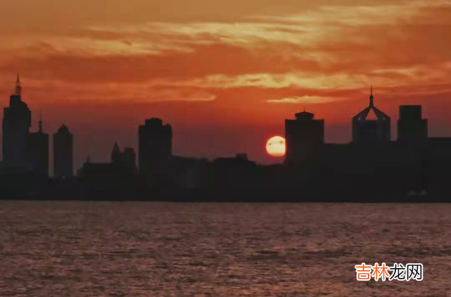 都说70后是现在生活压力最大的一群人 奔五的70后，有两种债正在压垮你，你要早点明白