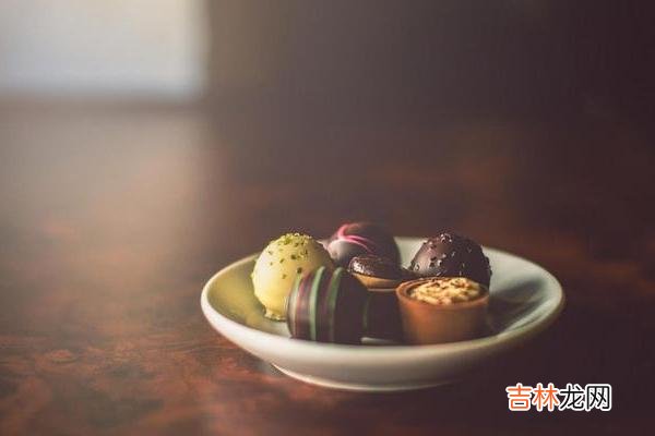 一个人人品好心气正，往往有这几种特征，早晚成大器