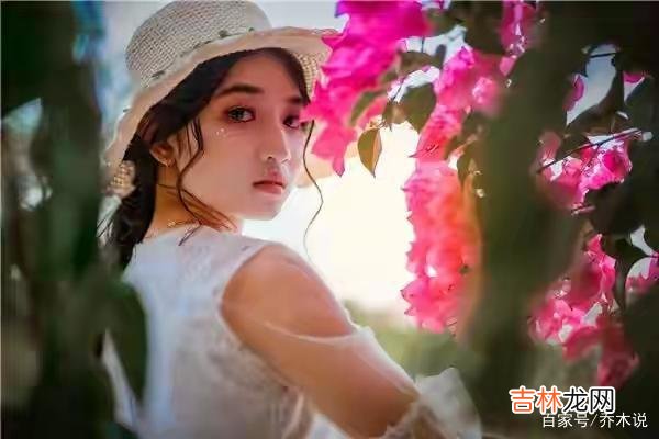 1.一个人到底是怎么样 真正厉害的女人,不会翻别人的错误,而是会反省自躬