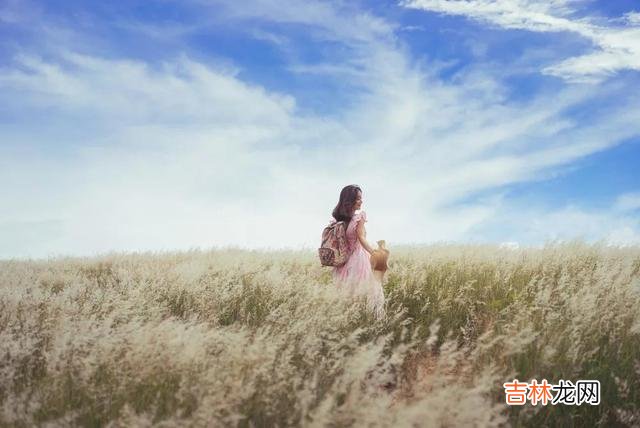 1.对张爱玲最刻骨铭心的一句话就是：“也许每一个男子 男人要学会，在感情当中珍惜女人，也要学会，在婚姻当中珍惜女人