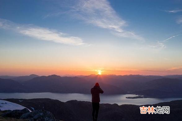 谁都不希望自己被别人辜负 对一个人最好的报复并不是以牙还牙，而是做到视若无物