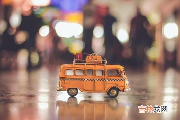 我们常说：日有所思 如果一个人经常出现在你的梦里，可能是在向你传输着