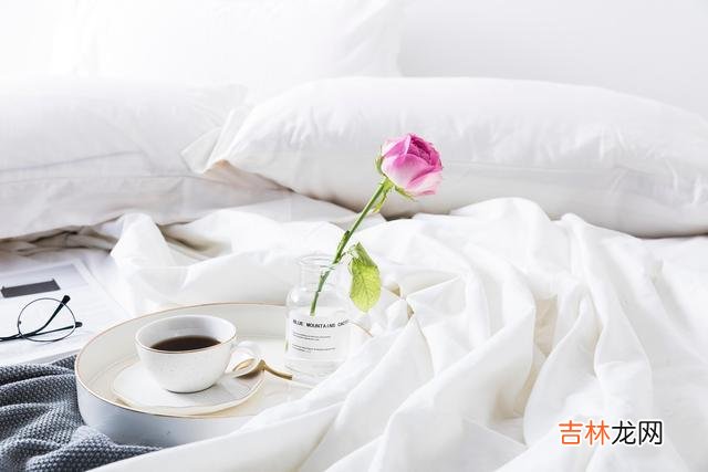 人到中年 到了中年，如果一个人依然在以下四件事上保持高调