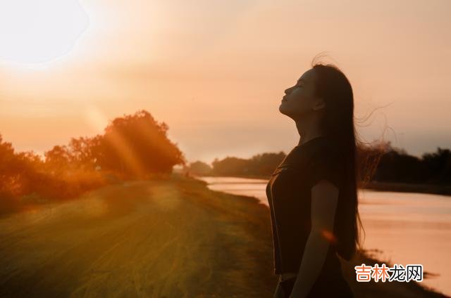 爱情充满很多不确定性 男女相爱了，做到这两个字，才是真的聪明，真的有格局