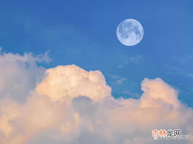 -01-自古人间多情痴月色朦胧 请记住：这世间，有相遇，就必定会有遗憾