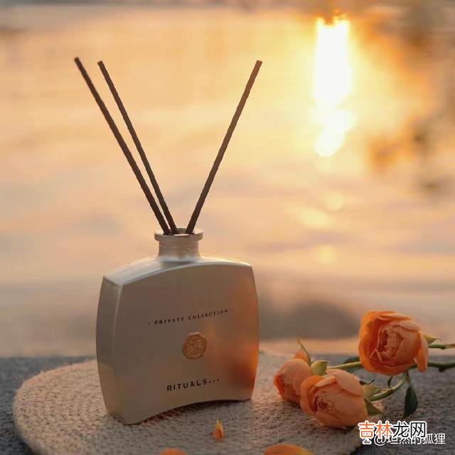 看到一句话：传说 人与人之间的情感，一定要动之于情，才能真正地迈向爱情