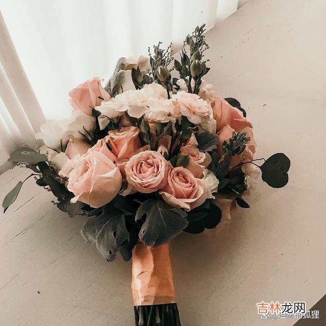 在网上看到了一个段子：一对情侣吵架 在特殊环境下，男人的爱一个女人的深浅，马上就显现了出来