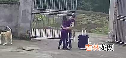 本文转自：文汇报近日一段视频感动了无数网友画面里一位母亲在自家的院子里扫地她一遍一遍扫着...|泪目！这段视频感动无数人，回家要告诉爸妈一声，最好精确到几点！