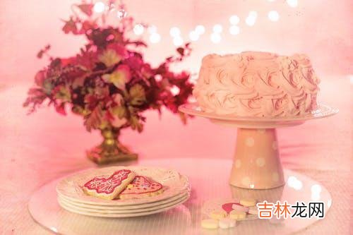 在心理学上 男人经常发出这三个信号，其实就是看上你了