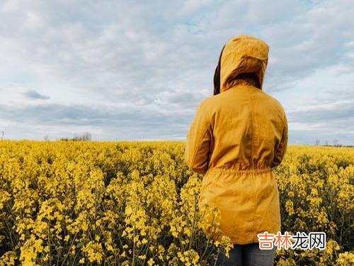 中国有一句古话叫：会哭的孩子有奶吃。|女人在这三件事满足自己的虚荣心，让你的幸福都变了味道