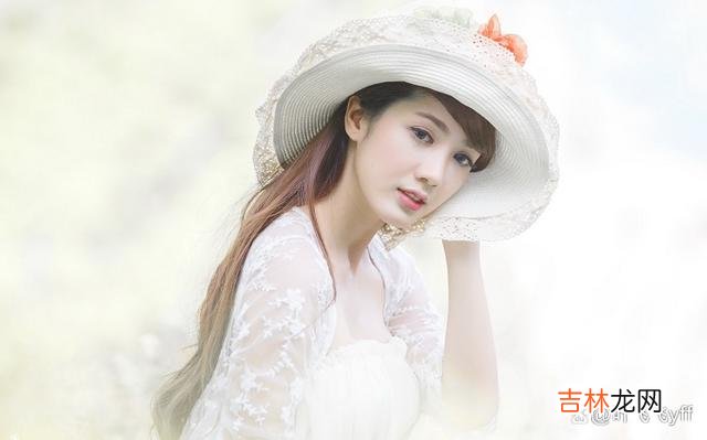 匡匡在《时有女子》里写：“我一生渴望被人收藏好 女人有意给你机会“泡她”，通常会有这三个暗示