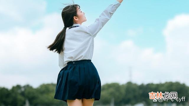 匡匡在《时有女子》里写：“我一生渴望被人收藏好 女人有意给你机会“泡她”，通常会有这三个暗示