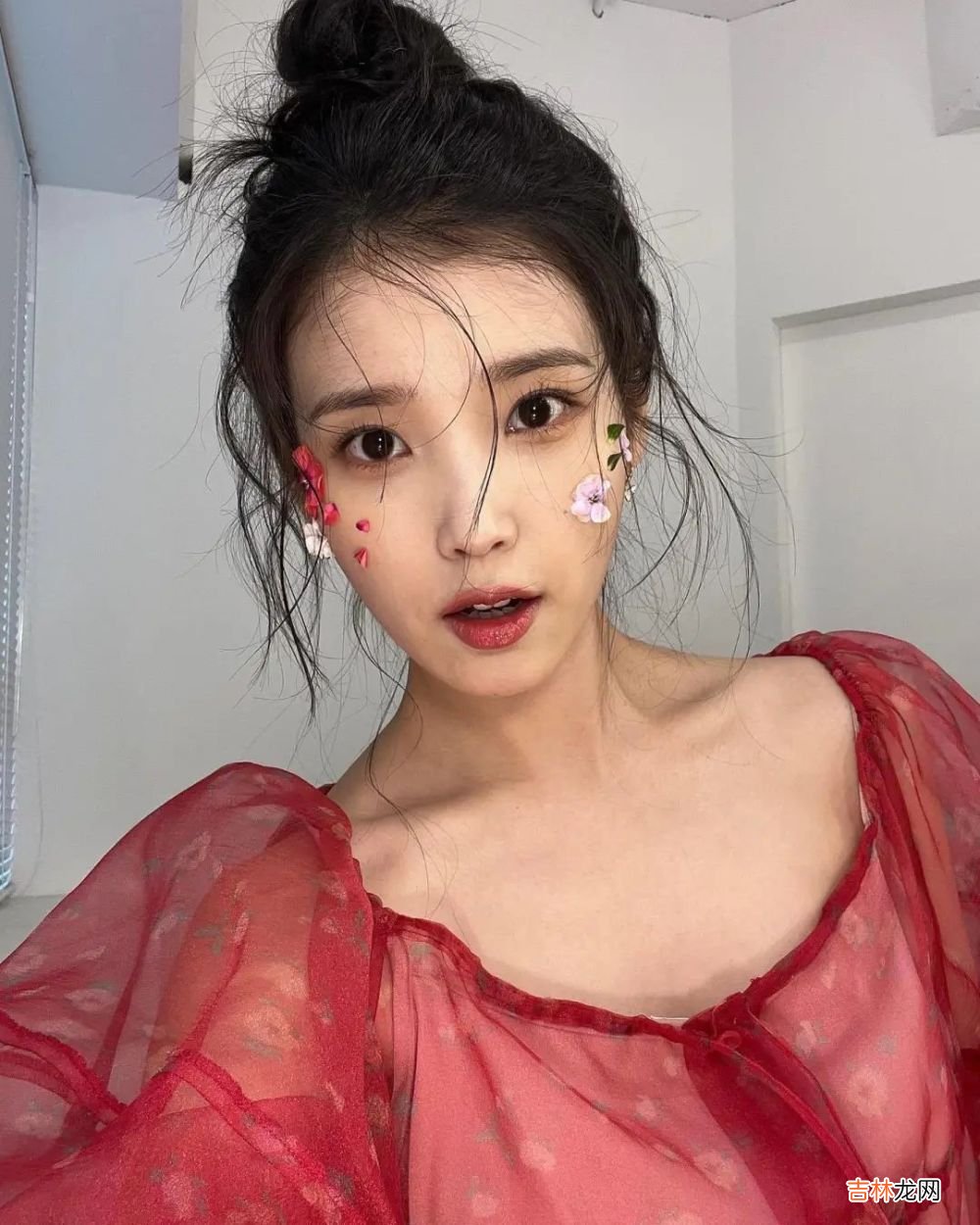 李钟硕IU，十年好友变恋人