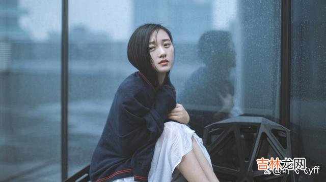 亦舒说：“人心是一天天变冷的 一个女人的绝情，不是离开你，八成是这种样子