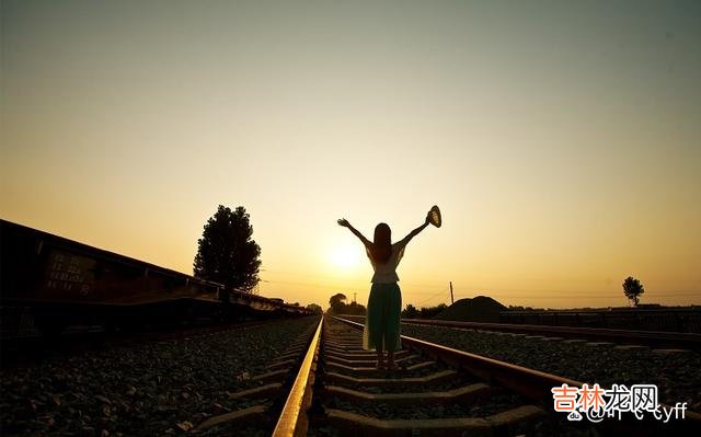 张小娴说:“爱情有多美好 晚年的爱情,几乎没有真爱,原因很直白