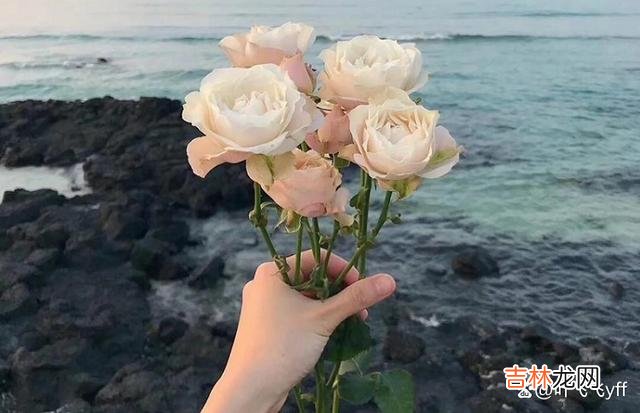 丁尼生说：“爱情埋在心灵深处 让男人一生疼惜的女人，大都有这三个“特质”