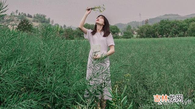 女人面对男人的撩拨 一个男人如此撩你，多半不是真心的，离他越远越好