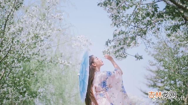 辛弃疾在《青玉案元夕》中写：“众里寻他千百度 女人有意让你追求，往往会做这些“幼稚”的事暗示你