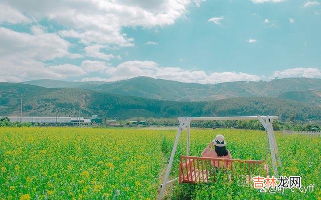 中年男女 中年男女关系亲密，往往是从这些“小事”开始的