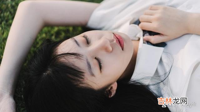 辛弃疾在《青玉案元夕》里写：“众里寻他千百度 女人期待被你追求，会有的暗示，不会拒绝这三件事