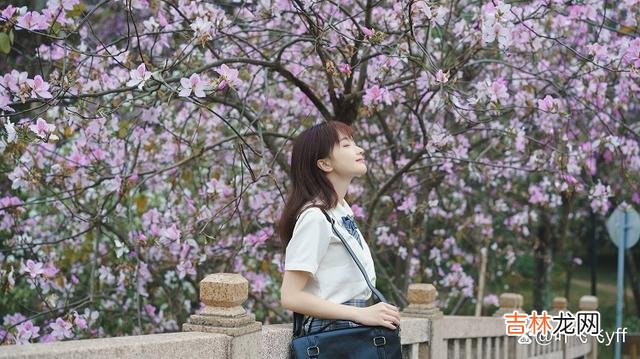 丁尼生说:“爱情埋在心灵深处 男人想知道女人是不是爱你,只要观察她在相处时表现,就知道了