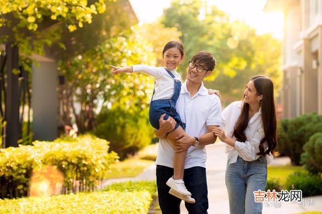 网络上的一条视频又把婚姻推到了风口浪尖 很多婚姻的终结，败给的就是细节