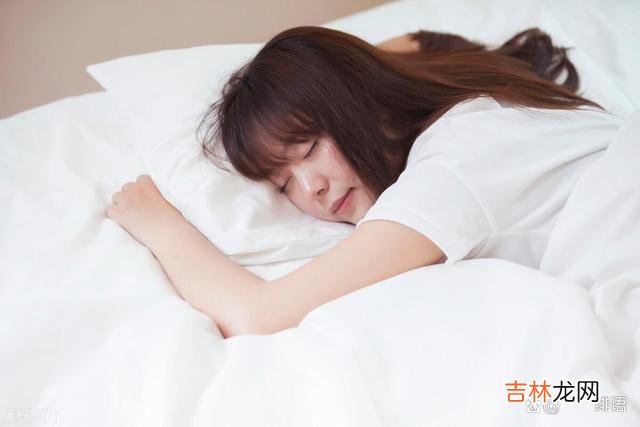 网络上的一条视频又把婚姻推到了风口浪尖 很多婚姻的终结，败给的就是细节