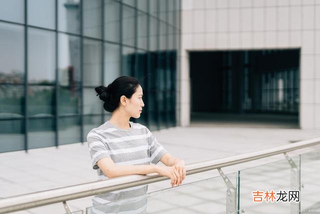 夫妻离婚 婚姻过得不幸福时，很多女人为了孩子只能隐忍，不愿意离婚