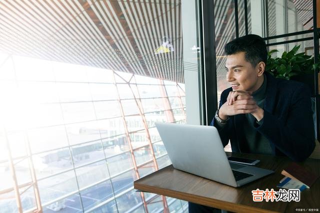 婚姻里 中年离婚男人就一个字，惨中年夫妻离婚，谁的日子过得更惨