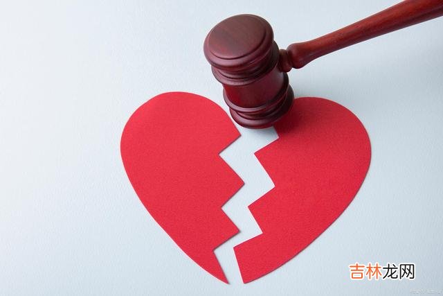 奇葩小三找上家门跪求原配接受她 出轨男人只会更加怨恨小三，小三反抗，出轨男人会打压