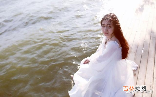 女人会不会让你来撩 女人有意让你撩，她的“脸”上会有这三个暗示