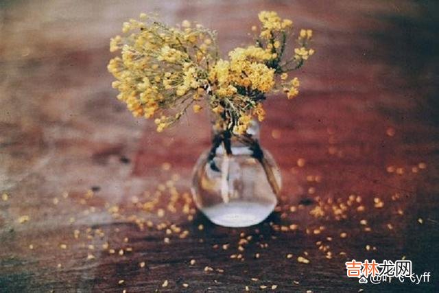 女人爱不爱你 男人要看清楚，女人被异性征服后的表现：三方面主动“索要”