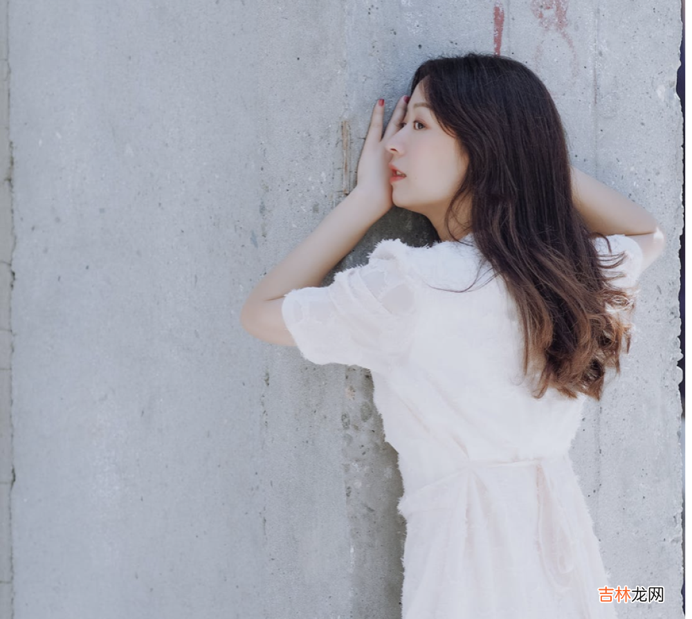 女孩因和男友条件差距大分手痛哭:主动离开你的都不是对的人