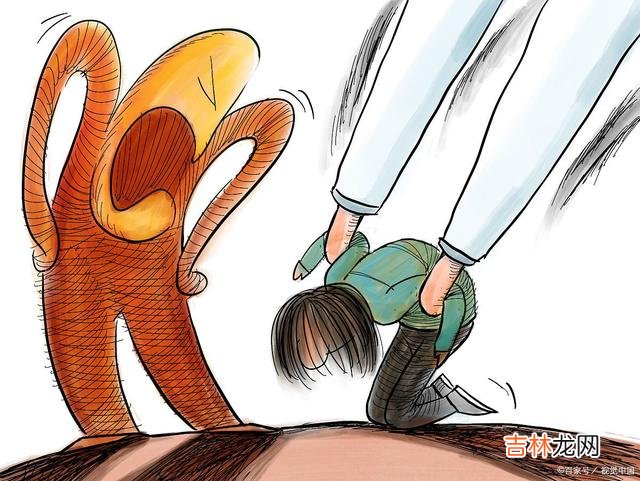 老公出轨后原配只做了这三件事 老公出轨后原配只做了三件事，半年后出轨男人跪求原谅