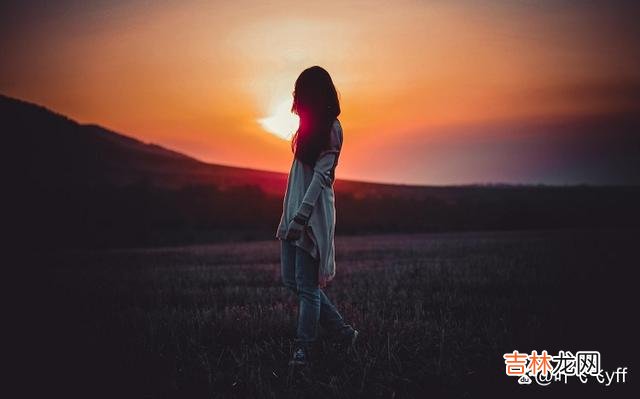 有人曾经提问:“如何判断女人是不是在外面有人了?”其实 回家后,女人有这些“习惯”,多半是在外面有人了,男人千万别大