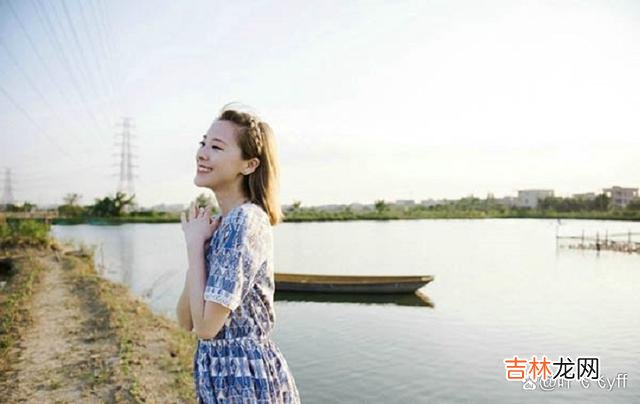 《静静的顿河》里写：“女人晚熟的爱情 走“桃花运”的中年女人，身上大都有两个特质，男人见了就想撩