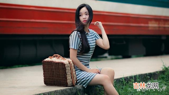 女人对于不喜欢的男人 一个女人拒绝你来撩她,往往会在三个时刻不理你,别纠缠