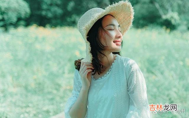 女人心里有了喜欢的人 一个女人偷偷喜欢你，往往会有这三个“征兆”，别不明白