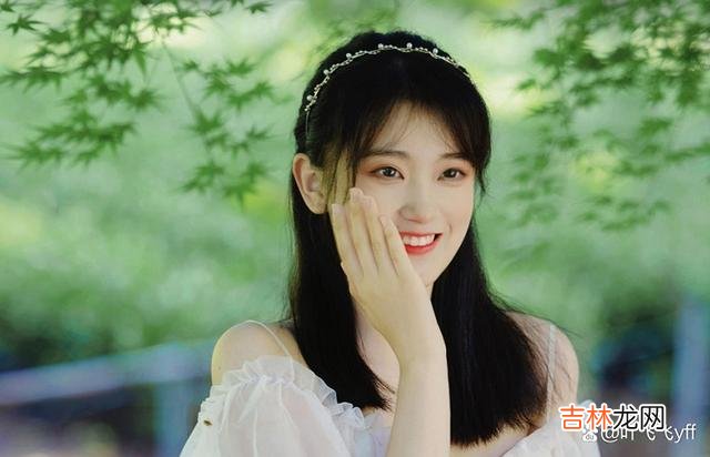 女人心里有了喜欢的人 一个女人偷偷喜欢你，往往会有这三个“征兆”，别不明白