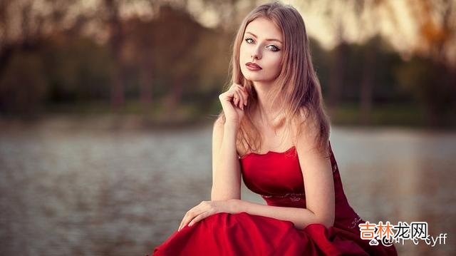 有人说：“女人对男人爱得越深 一个女人，若是频繁对你做以下三件事，往往爱你很深