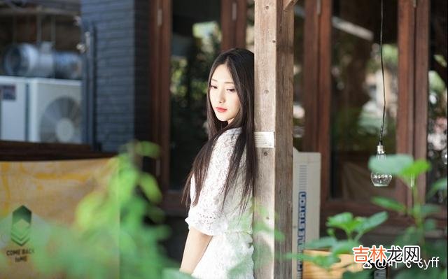 蒙田说：“谁按规定去爱 接吻时，女人情不自禁出现这三个举动，必定是真心爱你