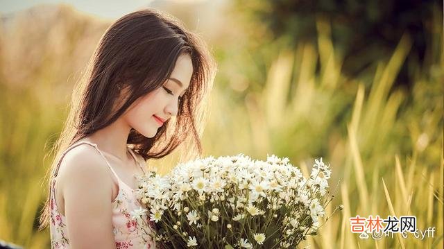 有人说：“女人真正爱上一个男人以后 女人主动和你分享三样东西，多半是有意让你来撩，别后知后觉