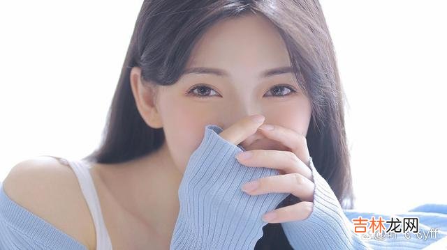 女人对待感情 一个女人有意让你追她，大都会给你这三个暗示，别不懂