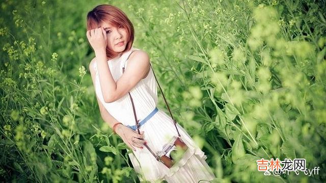 安意如在《人生若只如初见》中写：“言语是在对的地方遇见对的人 男人遇到女人问你这三个敏感问题，千万别迟疑，她在等待你来追求