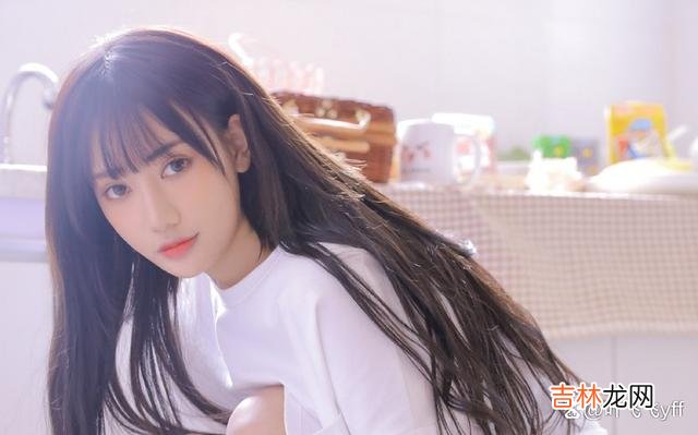 萨克雷说：“女人不仅喜欢征服人 一个女人被异性征服了，往往会在三件事上顺从你