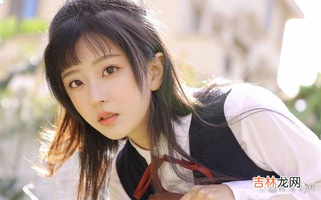 萨克雷说：“女人不仅喜欢征服人 一个女人被异性征服了，往往会在三件事上顺从你